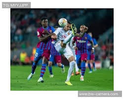 赛后混采区实录：国足众将低头不语未接受采访